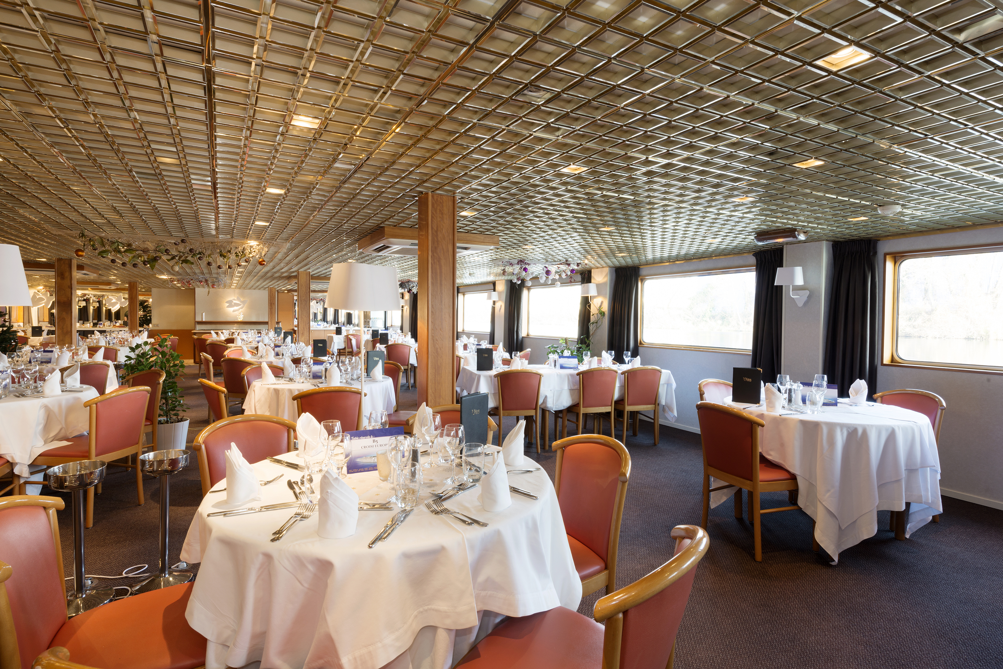 CroisiEurope MS Europe Restaurant 3.jpg